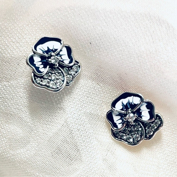 NWOT Sterling Silver 925 Two-Tone Blue Flowers Stud Earrings - Picture 12 of 15